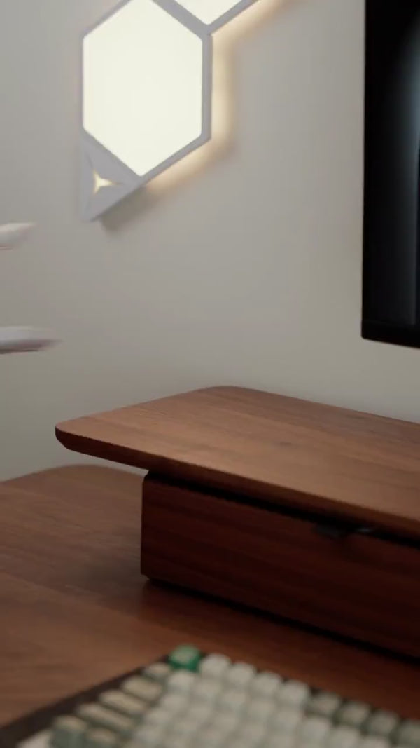 MagStation Qi2 3-in-1 Samsung charger — replacing loose charging cables on a desk